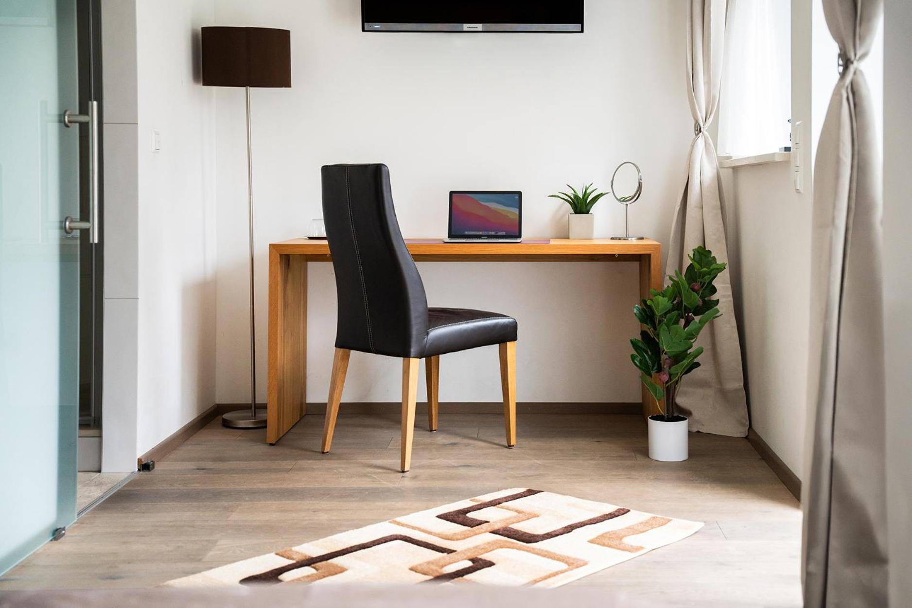Hotel Vier Jahreszeiten An Der Therme & Kliniken Bad Krozingen Naehe Freiburg & Schwarzwald Ideal Fuer Wellness Kur & Business Ausfluege 24H Check In- Wlan & Parken Gratis Eksteriør bilde