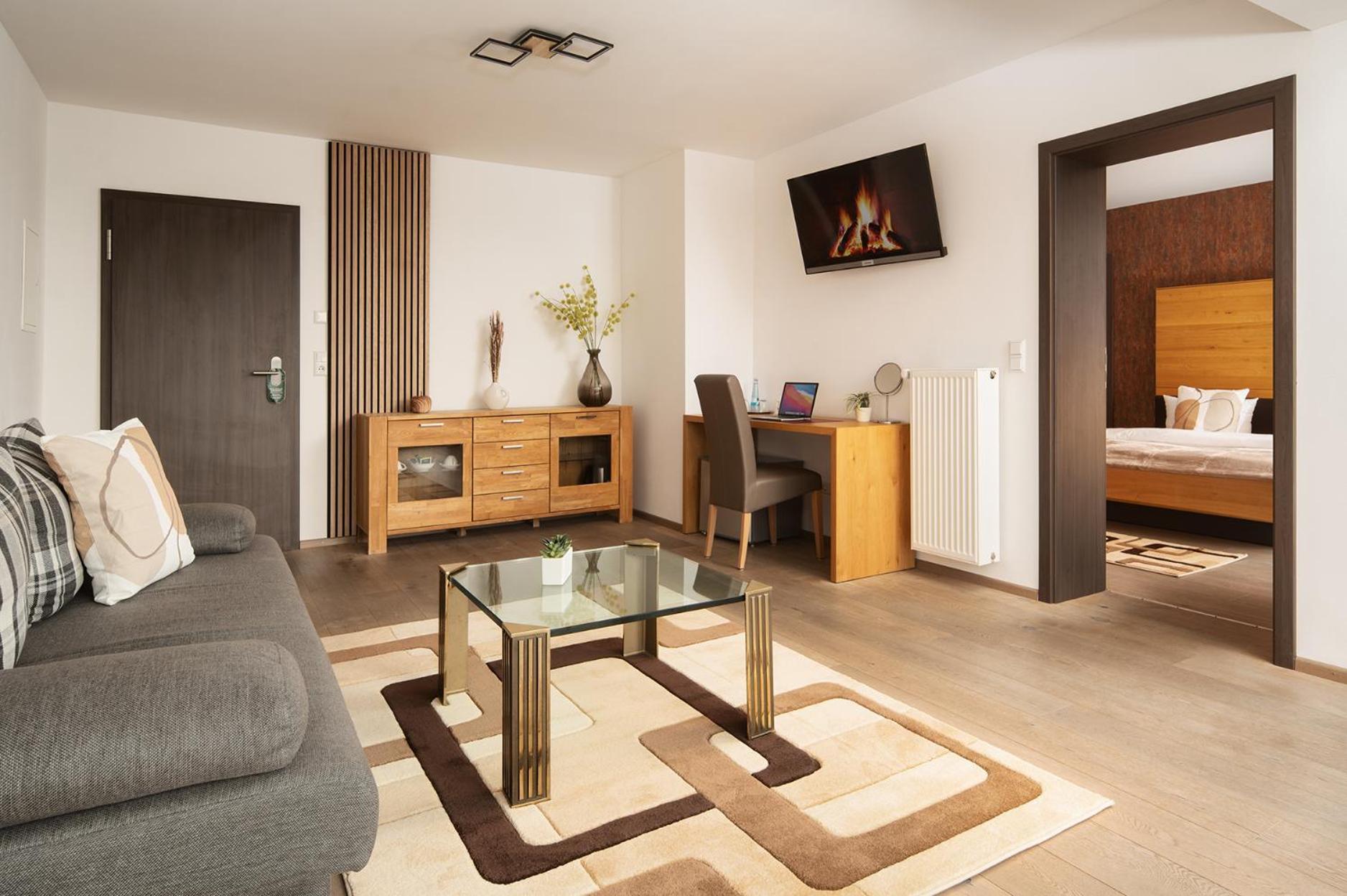 Hotel Vier Jahreszeiten An Der Therme & Kliniken Bad Krozingen Naehe Freiburg & Schwarzwald Ideal Fuer Wellness Kur & Business Ausfluege 24H Check In- Wlan & Parken Gratis Eksteriør bilde